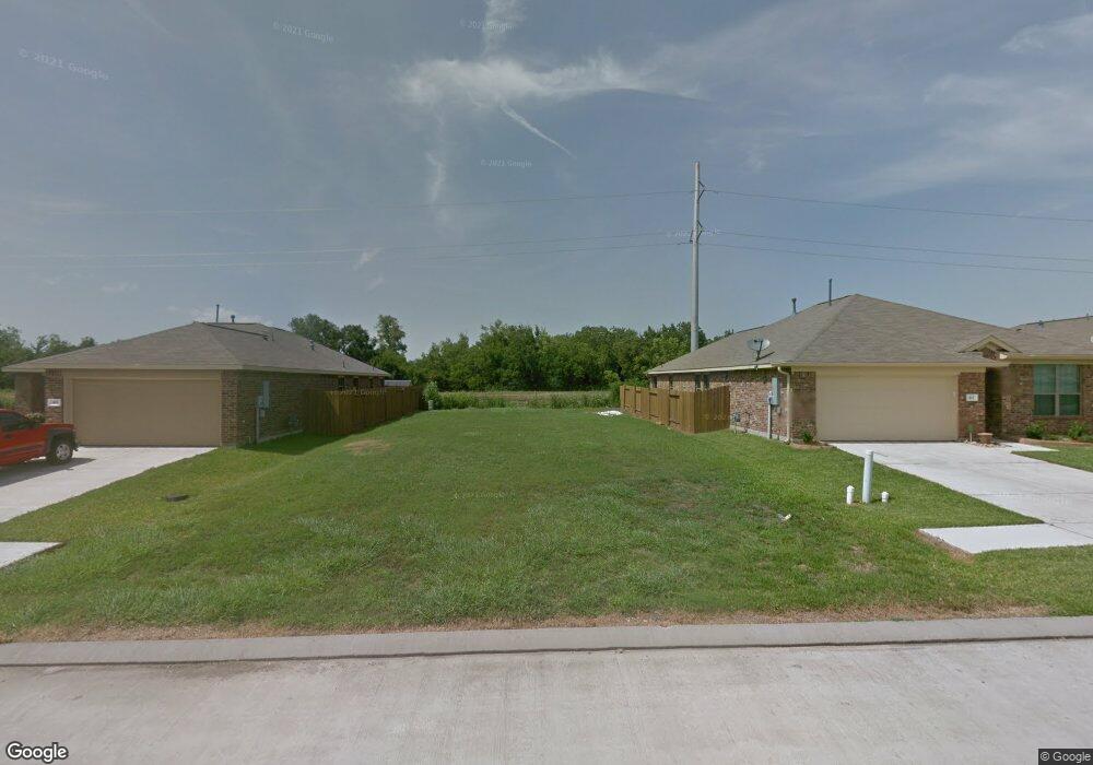 421 De Coster Blvd, Alvin, TX 77511 - photo 1