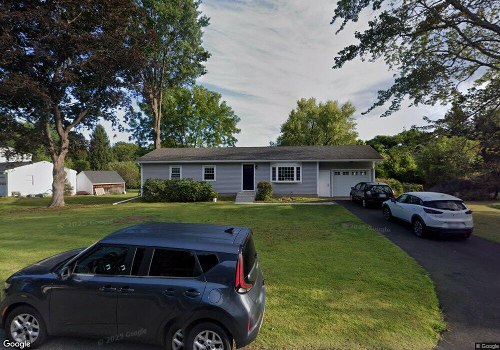 97 Tracy Cir, Amherst, MA 01002 - photo 1