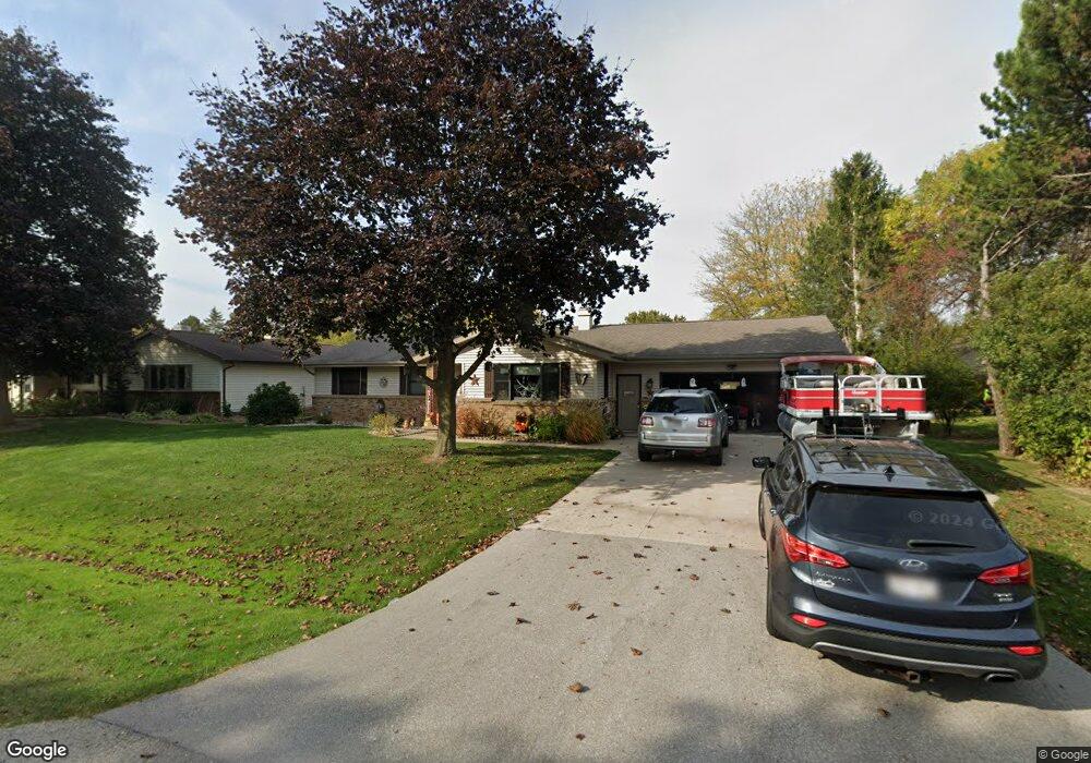 32 N Greves Ct, Appleton, WI 54914 - photo 1