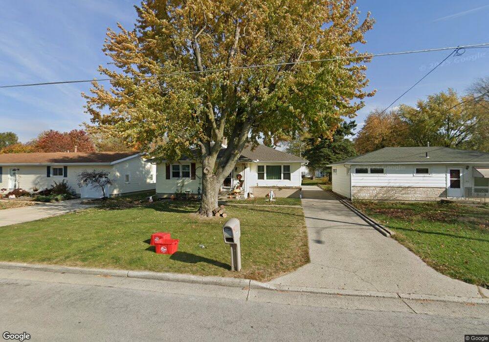 420 S Pine St, Wapakoneta, OH 45895 - photo 1