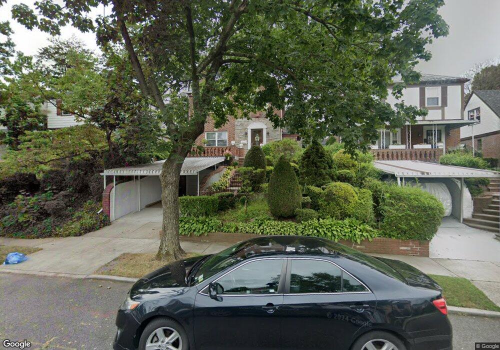 18638 Radnor Rd, Jamaica, NY 11432 - photo 1