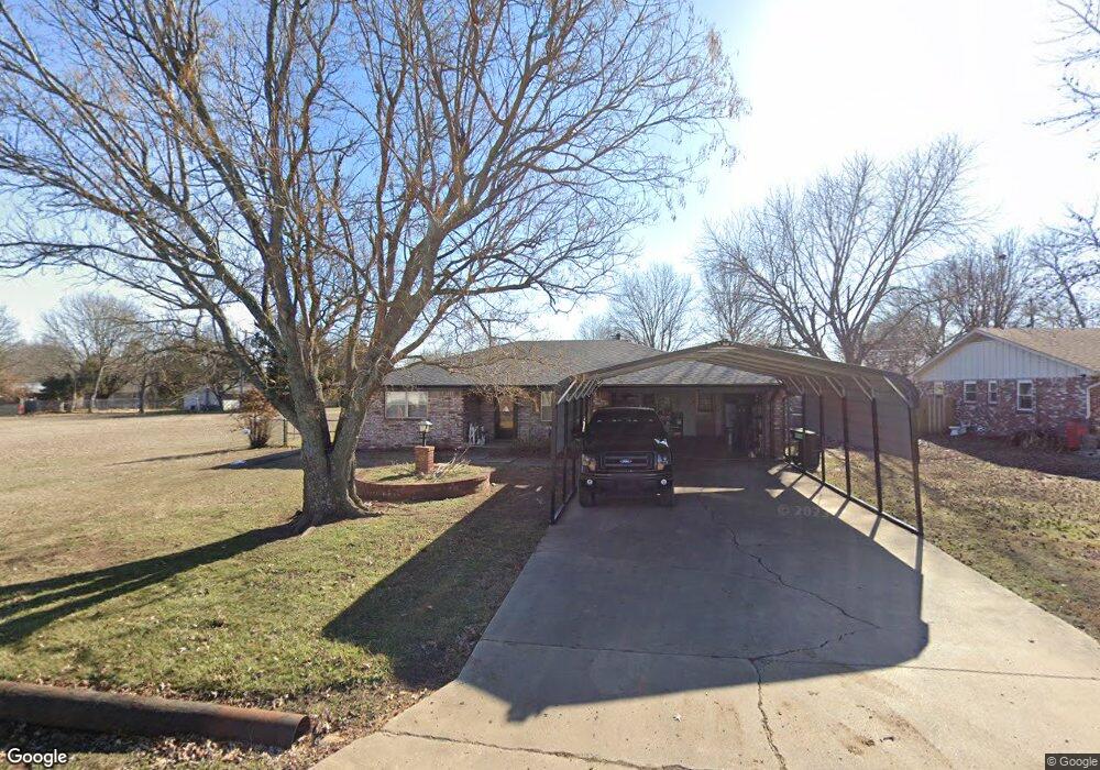 721 W 3rd St, Skiatook, OK 74070 - photo 1