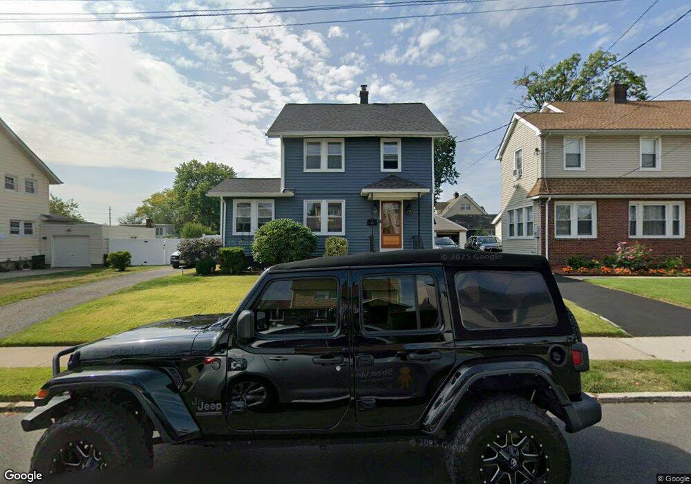 310 Lasalle Ave, Hasbrouck Heights, NJ 07604 - photo 1