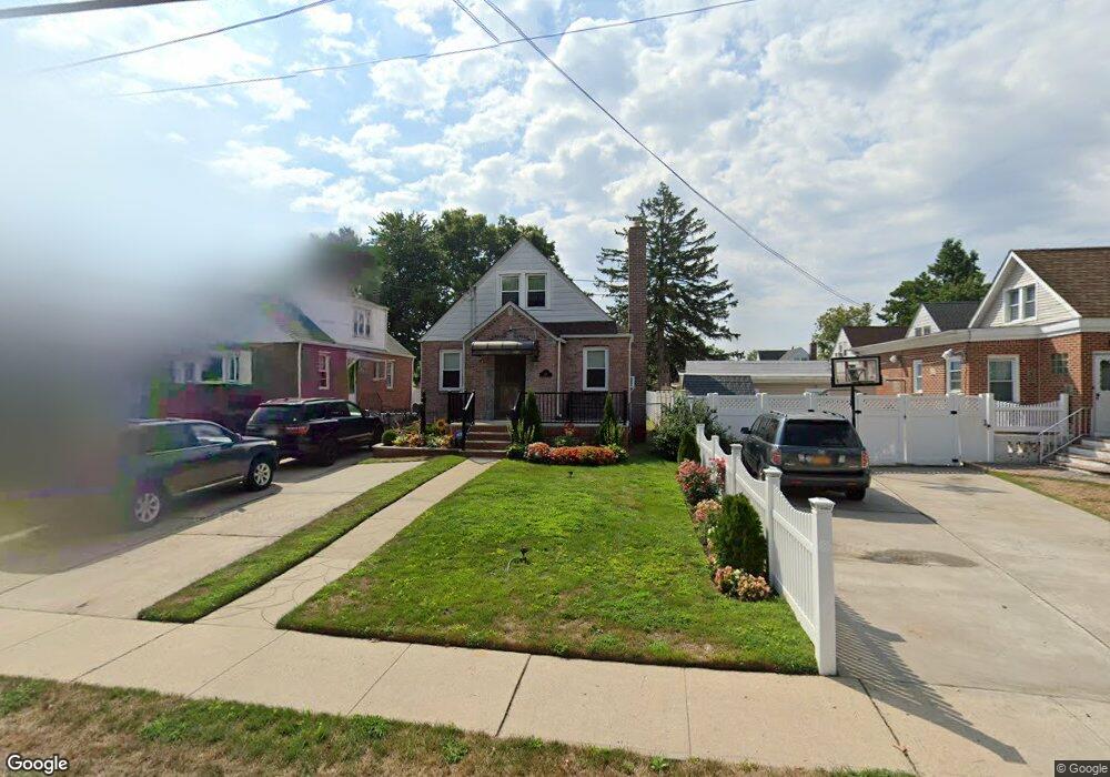 206 Roosevelt Ave, Valley Stream, NY 11581 - photo 1