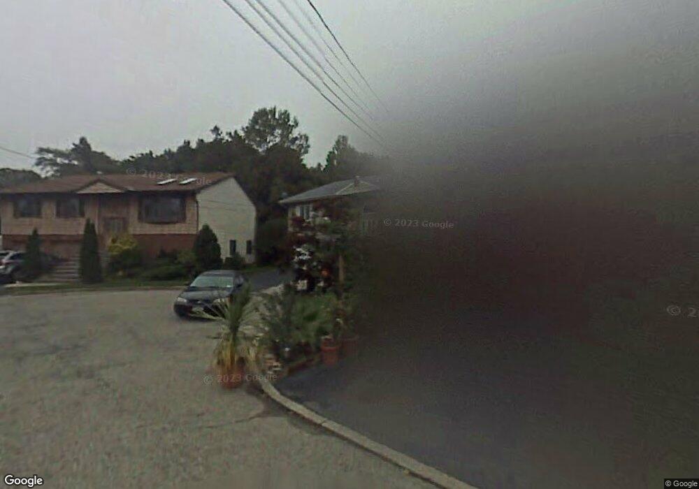 1860 Meadowbrook Rd, Merrick, NY 11566 - photo 1