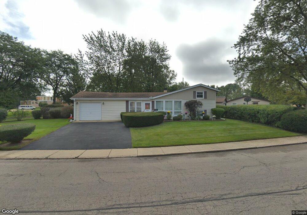 1235 Navajo Dr, Carpentersville, IL 60110 - photo 1