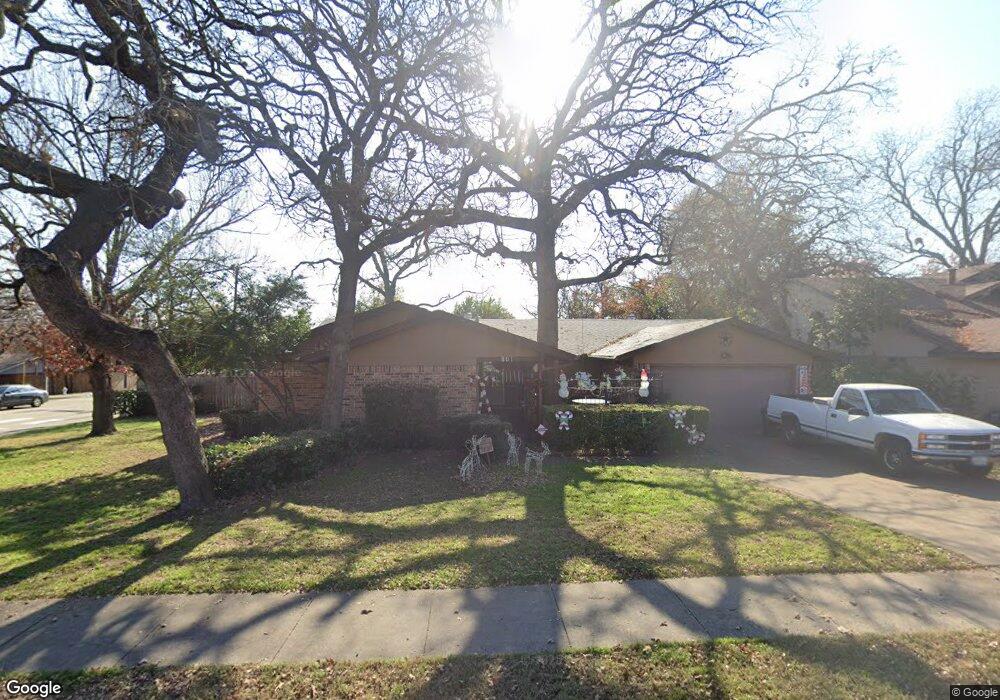 801 Donna Dr, Hurst, TX 76053 - photo 1