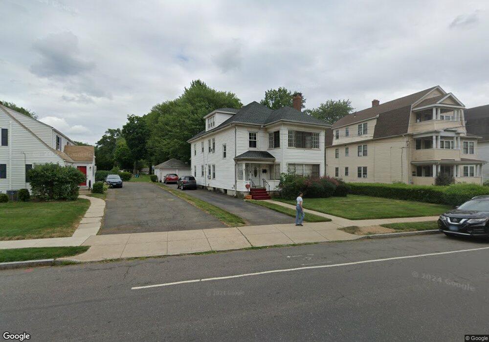 194 Quaker Ln S, West Hartford, CT 06119 - photo 1