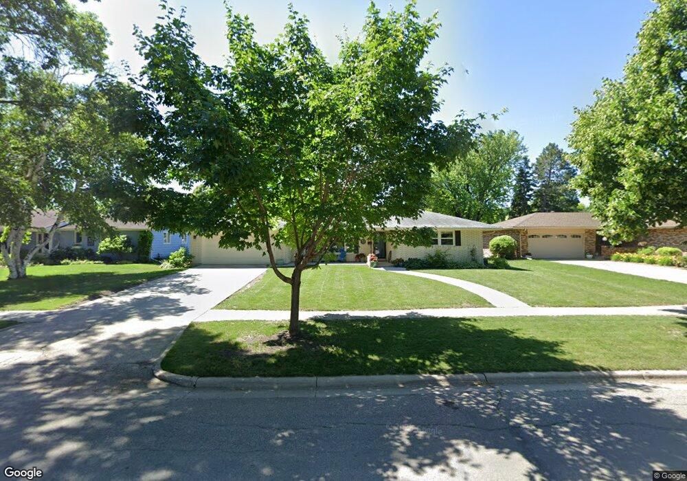 61 Meadowlark Ln N, Fargo, ND 58102 - photo 1