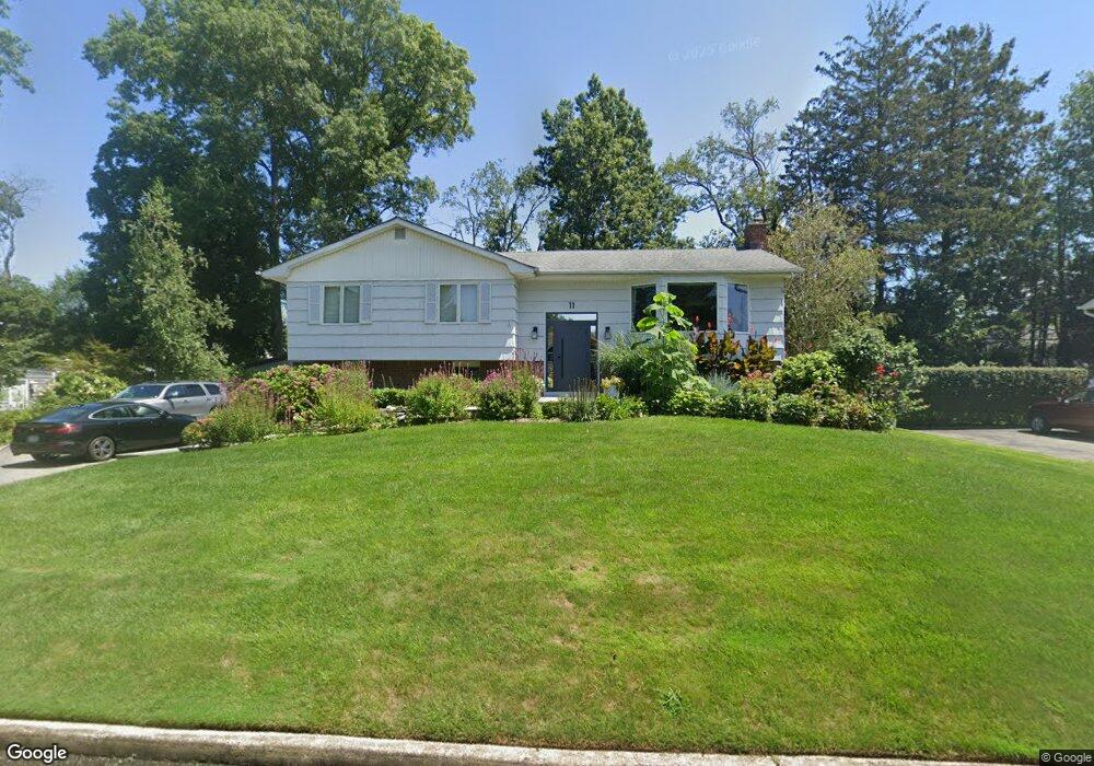 11 Briarcliff Ln, Glen Cove, NY 11542 - photo 1