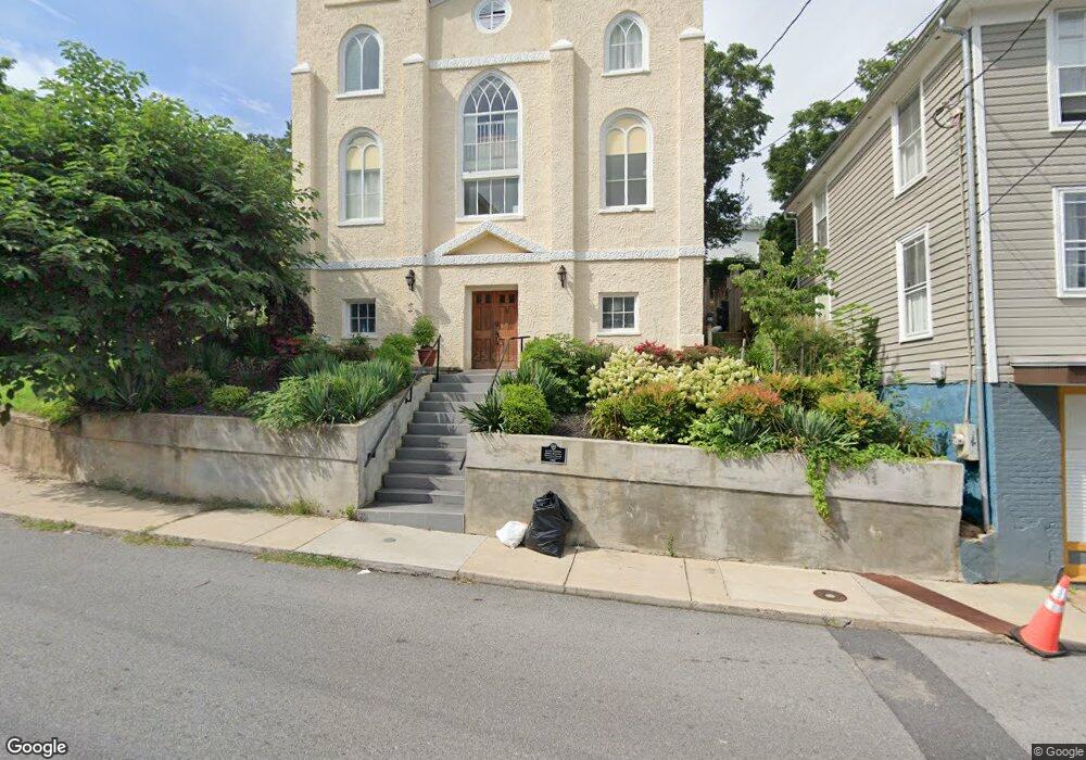 921 W Beverley St unit 2, Staunton, VA 24401 - photo 1