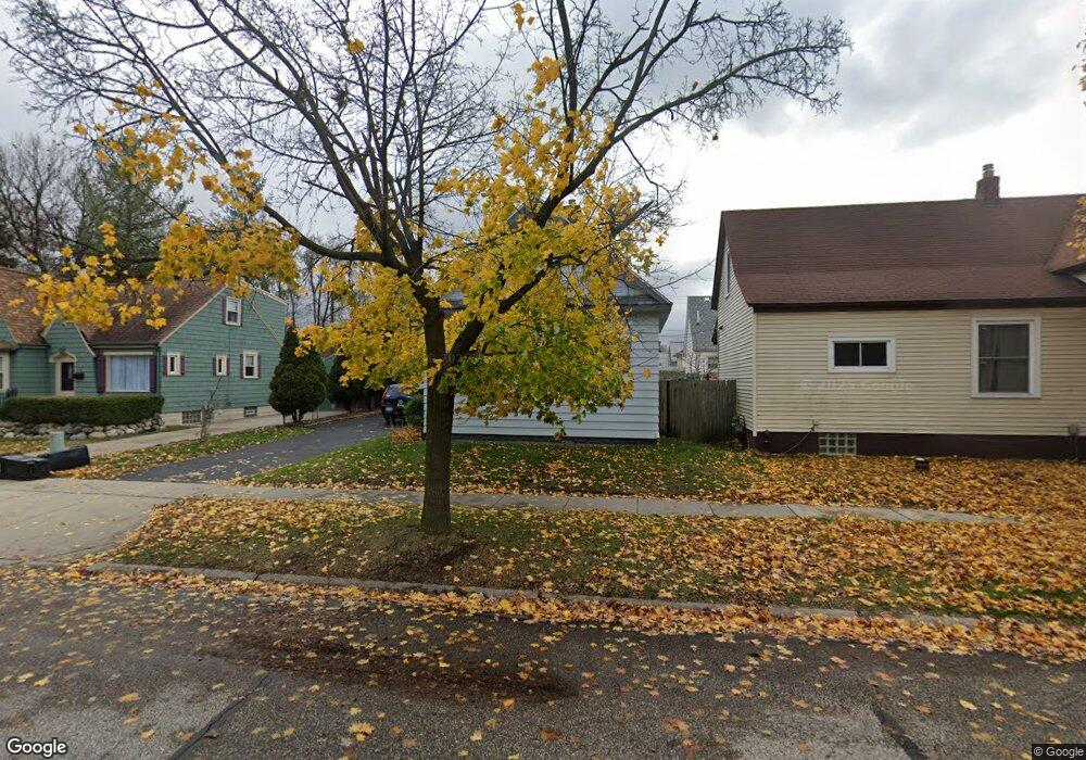 832 Minnie St, Port Huron, MI 48060 - photo 1