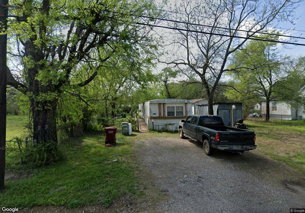 811 S 5th St, Bonham, TX 75418 - photo 1