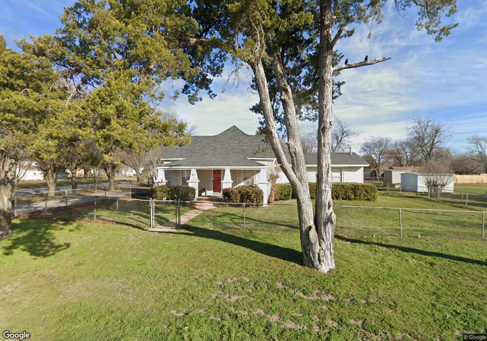 311 W G Ave, Cache, OK 73527 - photo 1