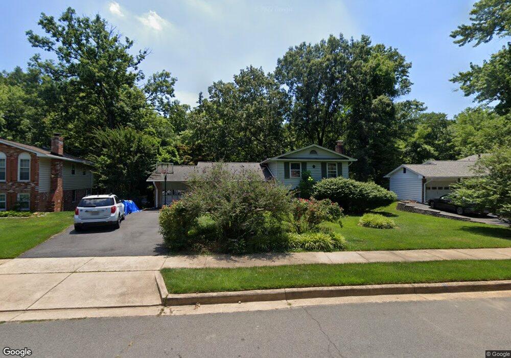 8511 Tysons Ct, Vienna, VA 22182 - photo 1