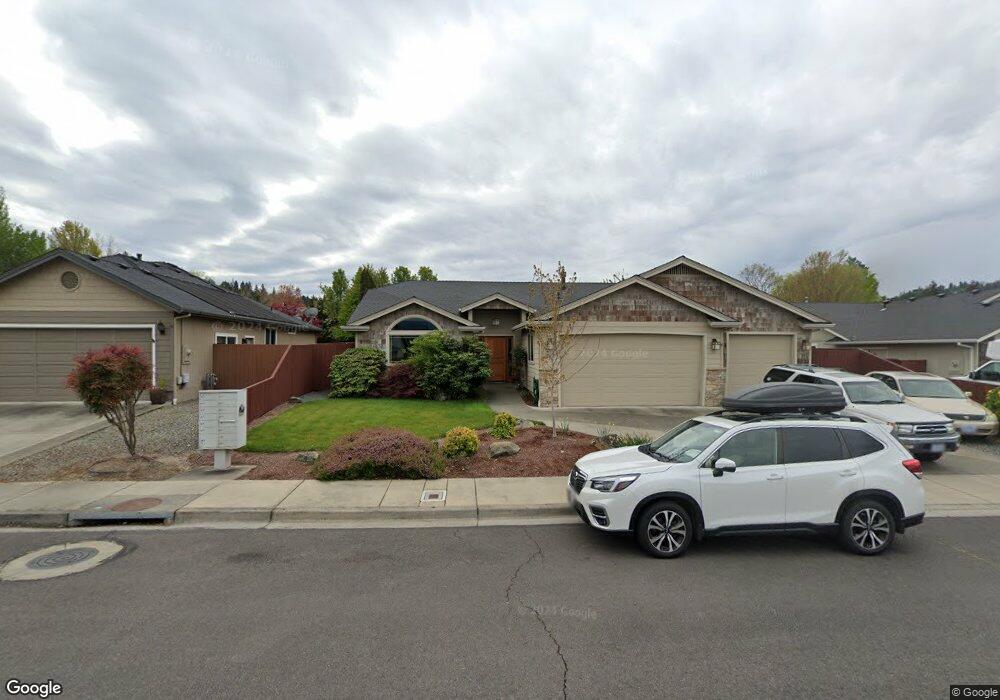 943 SW Princeton Place, Grants Pass, OR 97527 - photo 1