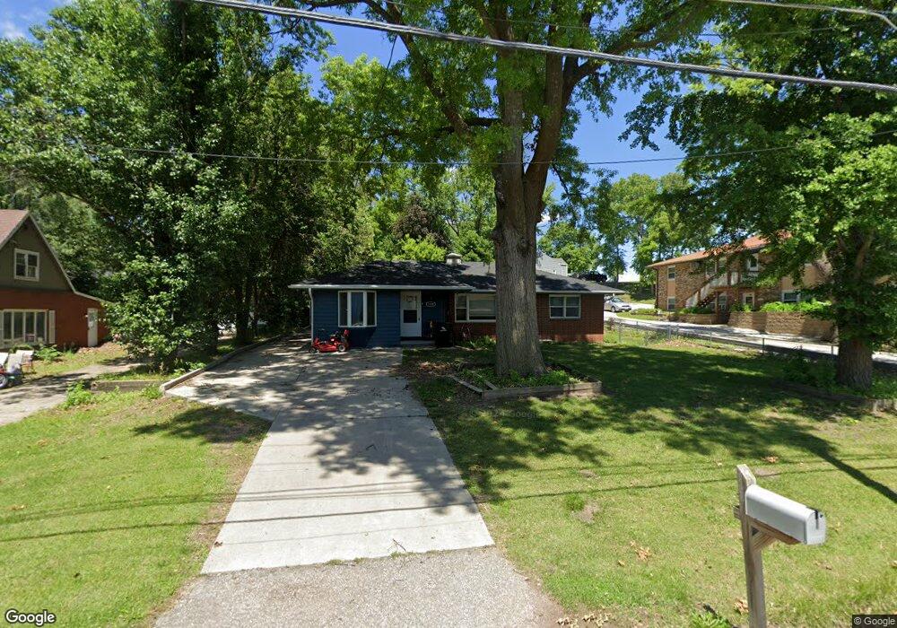 1125 NW Aurora Ave, Des Moines, IA 50313 - photo 1