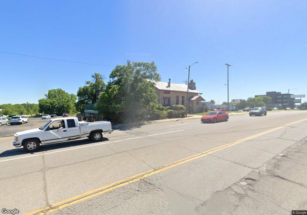 417 SW 37th St, Topeka, KS 66611 - photo 1