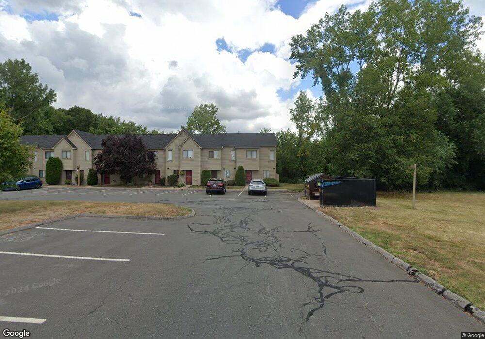 165 Village Square Dr unit 19, New Britain, CT 06053 - photo 1