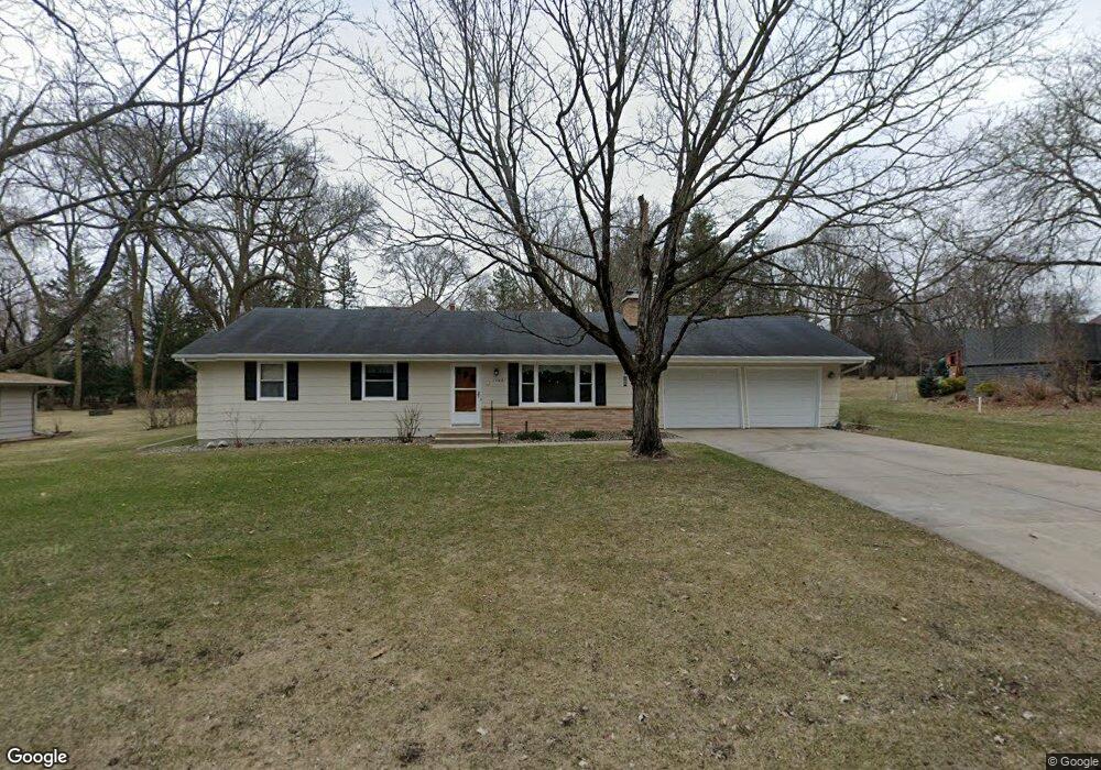 14681 Crestview Ln, Minnetonka, MN 55345 - photo 1