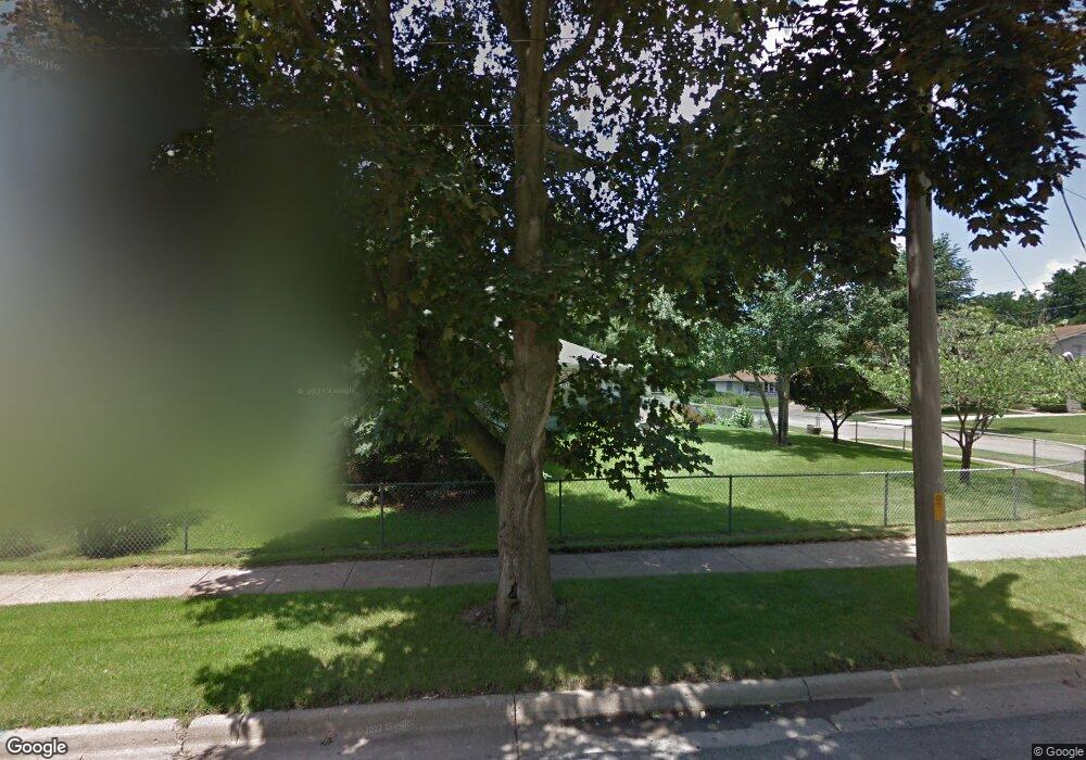 2424 Farwell Rd, Des Moines, IA 50317 - photo 1