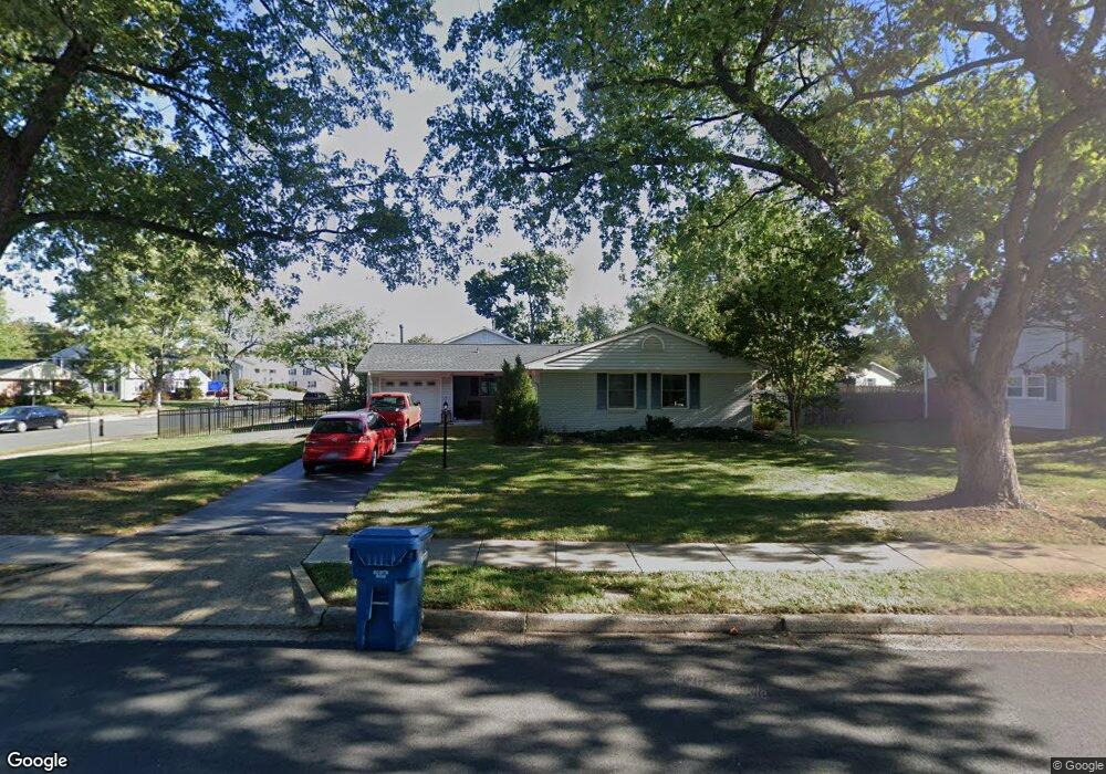 12932 Point Pleasant Dr, Fairfax, VA 22033 - photo 1