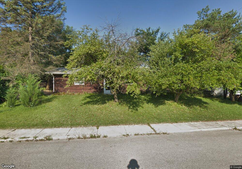 1706 Queens Ct, Carpentersville, IL 60110 - photo 1