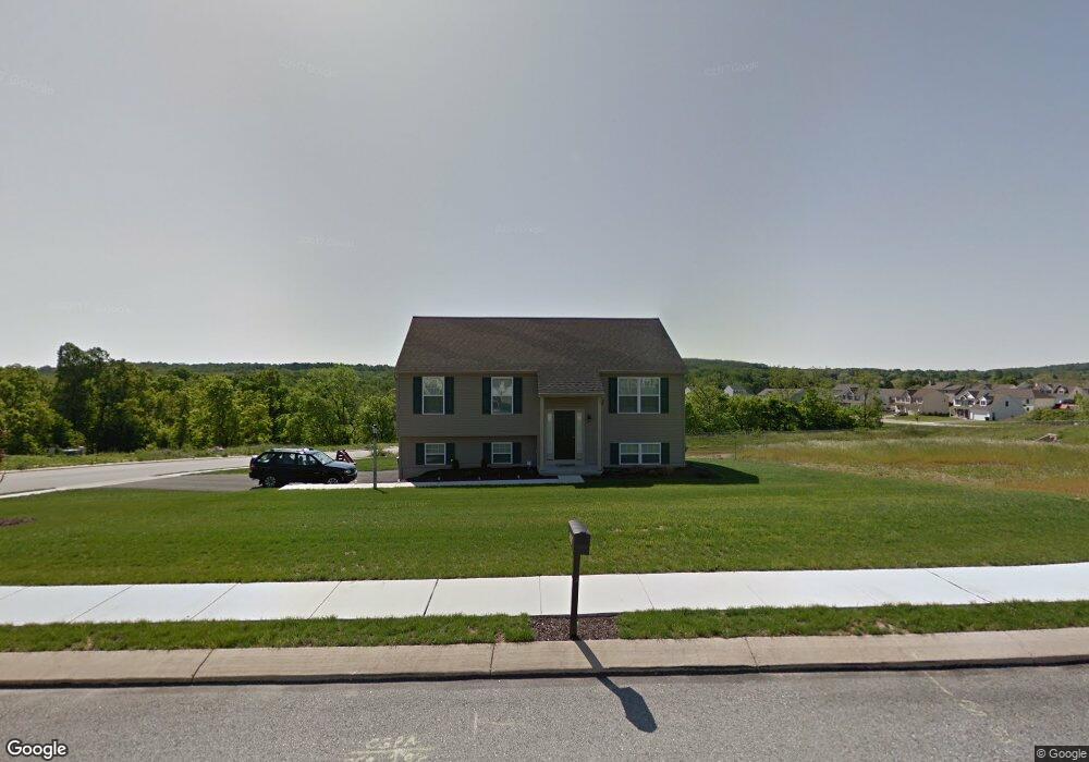 325 Riviera St, Mount Wolf, PA 17347 - photo 1