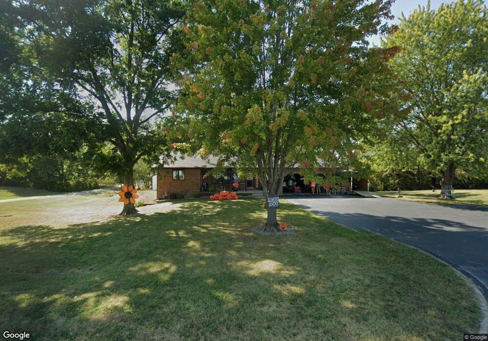 9489 N Us Highway 45, Effingham, IL 62401 - photo 1