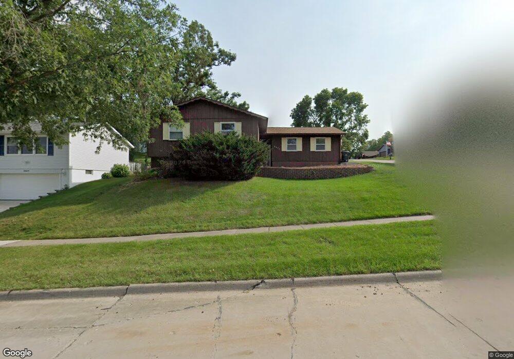 2575 M Ave NW, Cedar Rapids, IA 52405 - photo 1