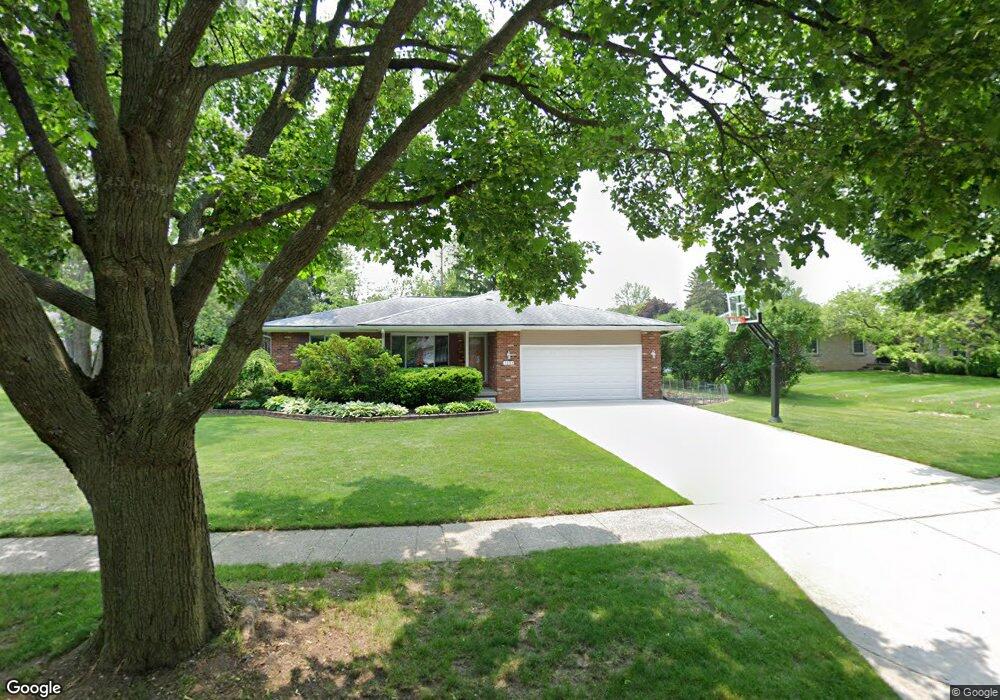 1132 Springview Dr, Flushing, MI 48433 - photo 1