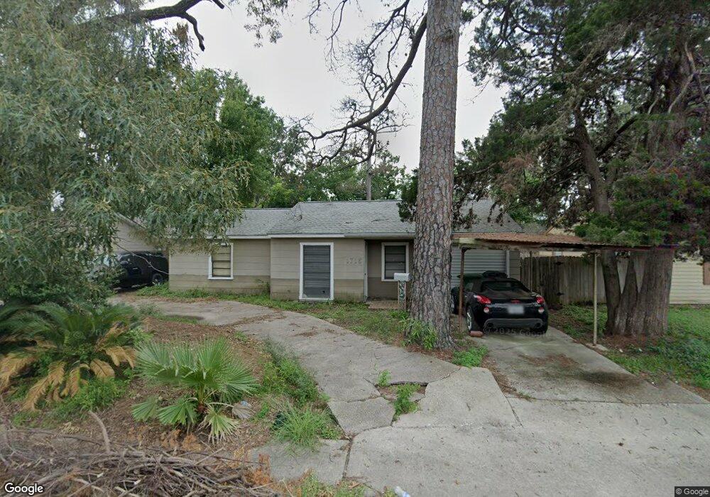 1715 W 43rd St, Houston, TX 77018 - photo 1