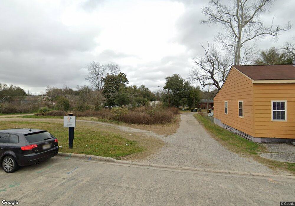 710 E Bolton Ln, Savannah, GA 31401 - photo 1