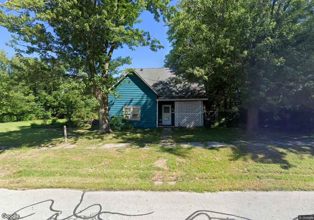 905 Henry St, Moberly, MO 65270 - photo 1