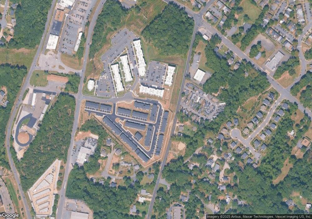 18218 Summit Pointe Dr, Triangle, VA 22172 - photo 1