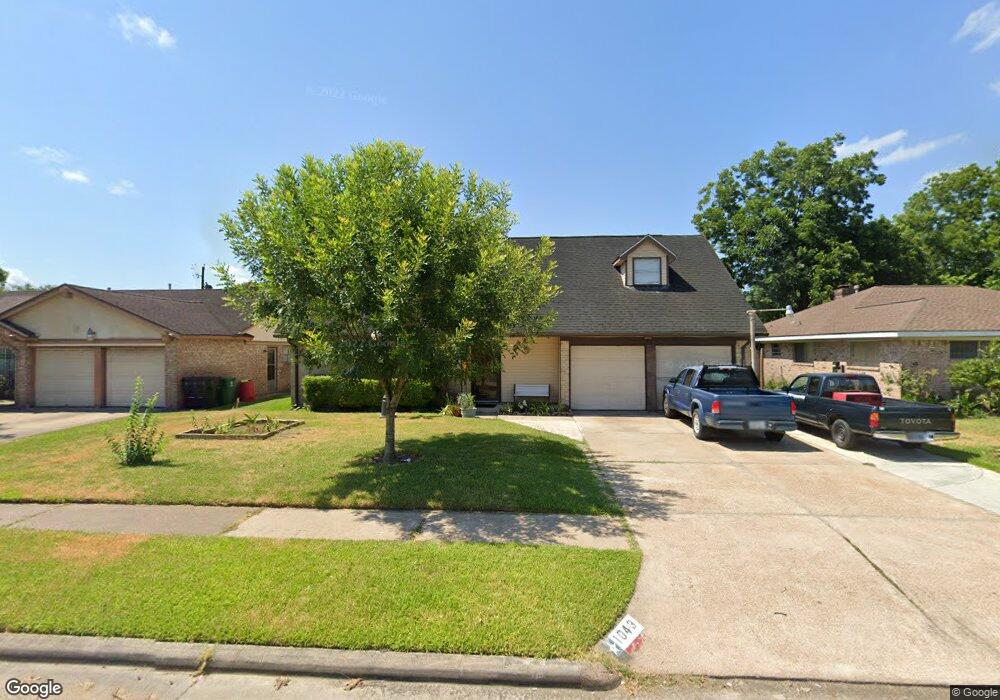 1043 Twin Falls Rd, Houston, TX 77088 - photo 1