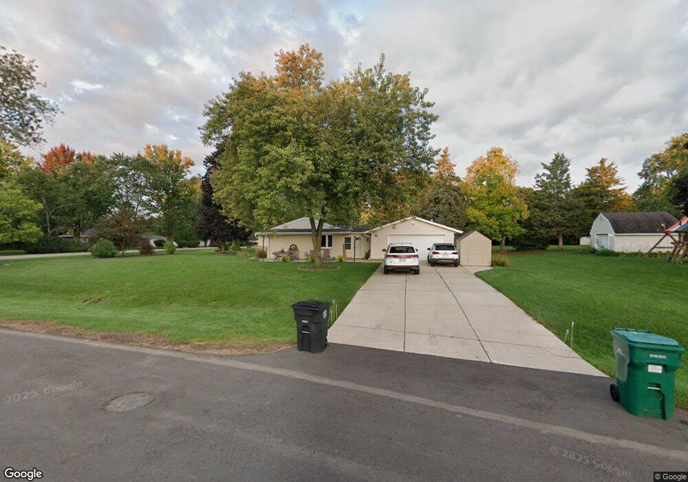 N78W15740 Bradley Cir, Menomonee Falls, WI 53051 - photo 1