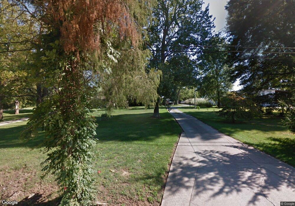 5710 E Manslick Rd, Louisville, KY 40219 - photo 1