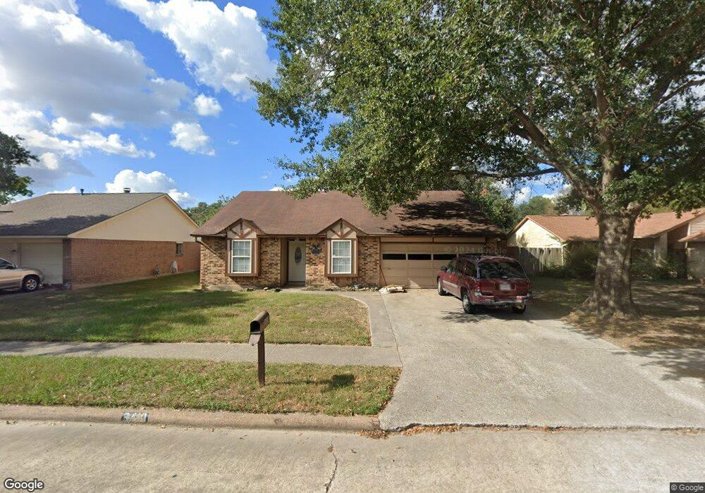 3410 Willow Tree Dr, Houston, TX 77066 - photo 1