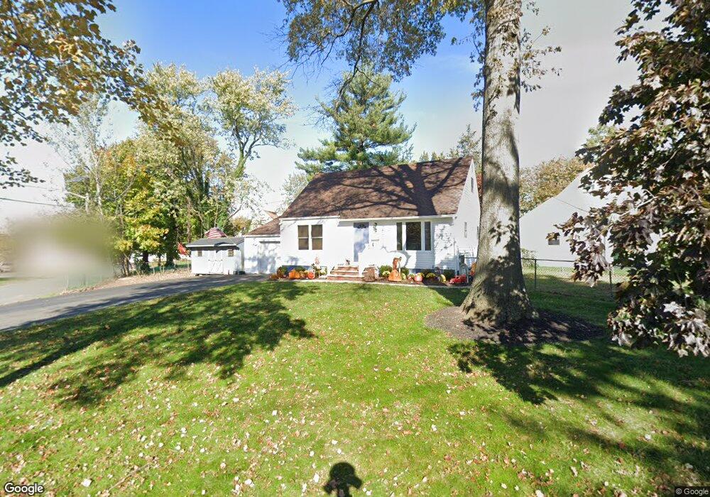 2 Longfield Rd, New Brunswick, NJ 08901 - photo 1