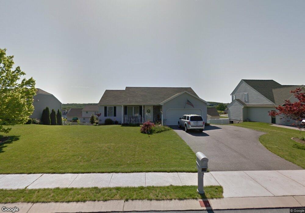 325 Pebble Beach Dr, Mount Wolf, PA 17347 - photo 1