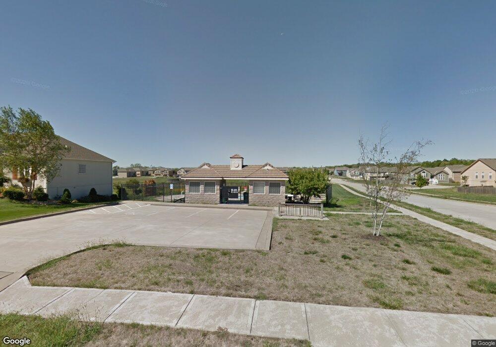 524 Ripley Ct, Raymore, MO 64083 - photo 1