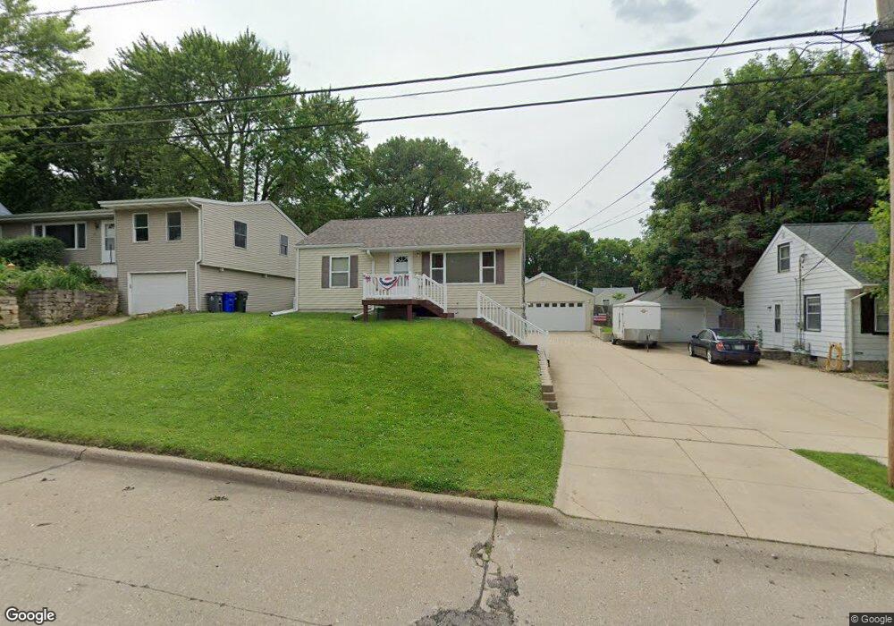 220 26th St NW, Cedar Rapids, IA 52405 - photo 1