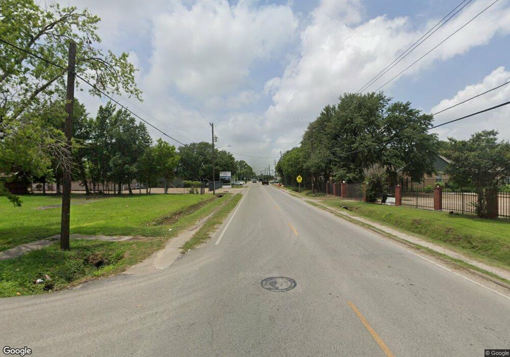 8513 Melrose St, Houston, TX 77022 - photo 1