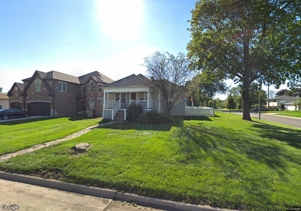 586 N Emroy Ave, Elmhurst, IL 60126 - photo 1