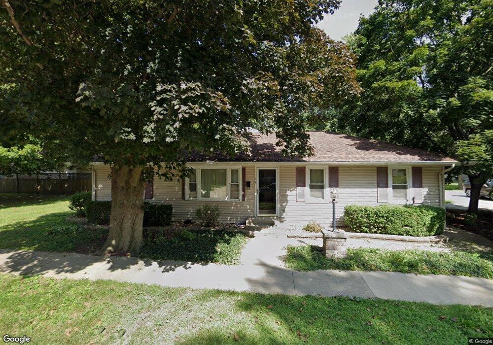 709 N Niles Ave, Tuscola, IL 61953 - photo 1