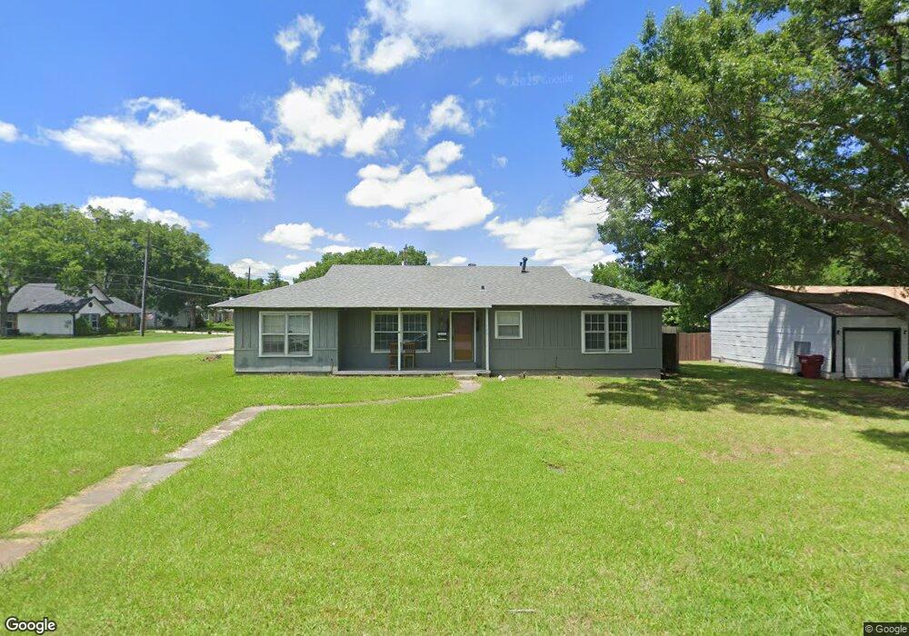 120 W Russell Ave, Bonham, TX 75418 - photo 1