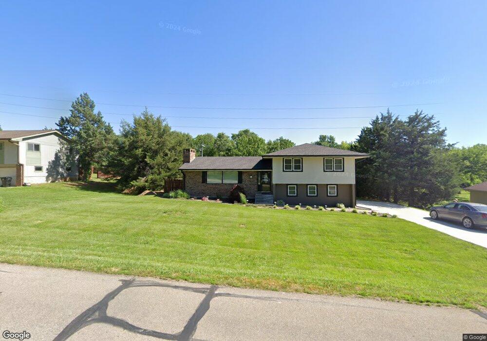 6835 SW 40th St, Topeka, KS 66610 - photo 1