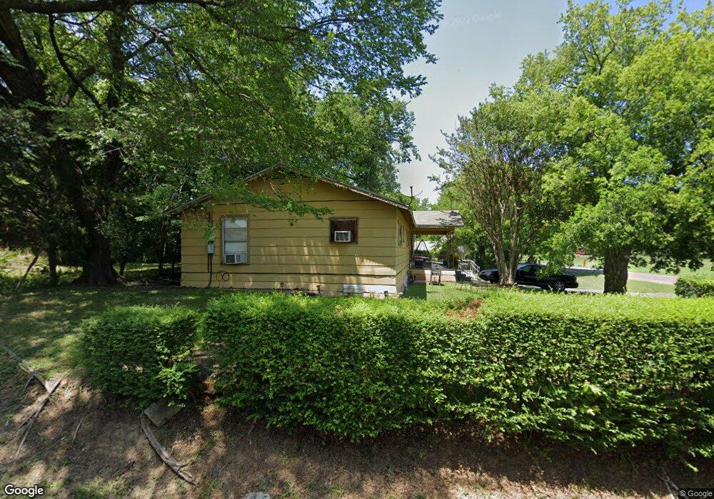 823 E 6th St, Bonham, TX 75418 - photo 1