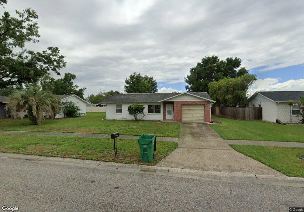 7211 Omega Ct, Zephyrhills, FL 33540 - photo 1